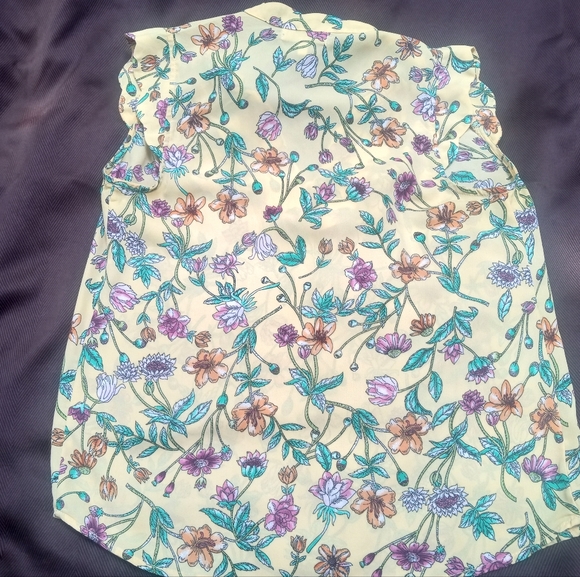 Monteau Feminine Yellow Floral Short Sleeve Blouse Top Size Small - Picture 2 of 8